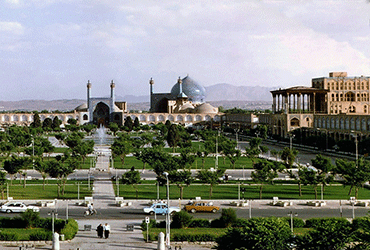 Artin-travel-Isfahan-neghshe-Jahan-square-UNESCO-site-